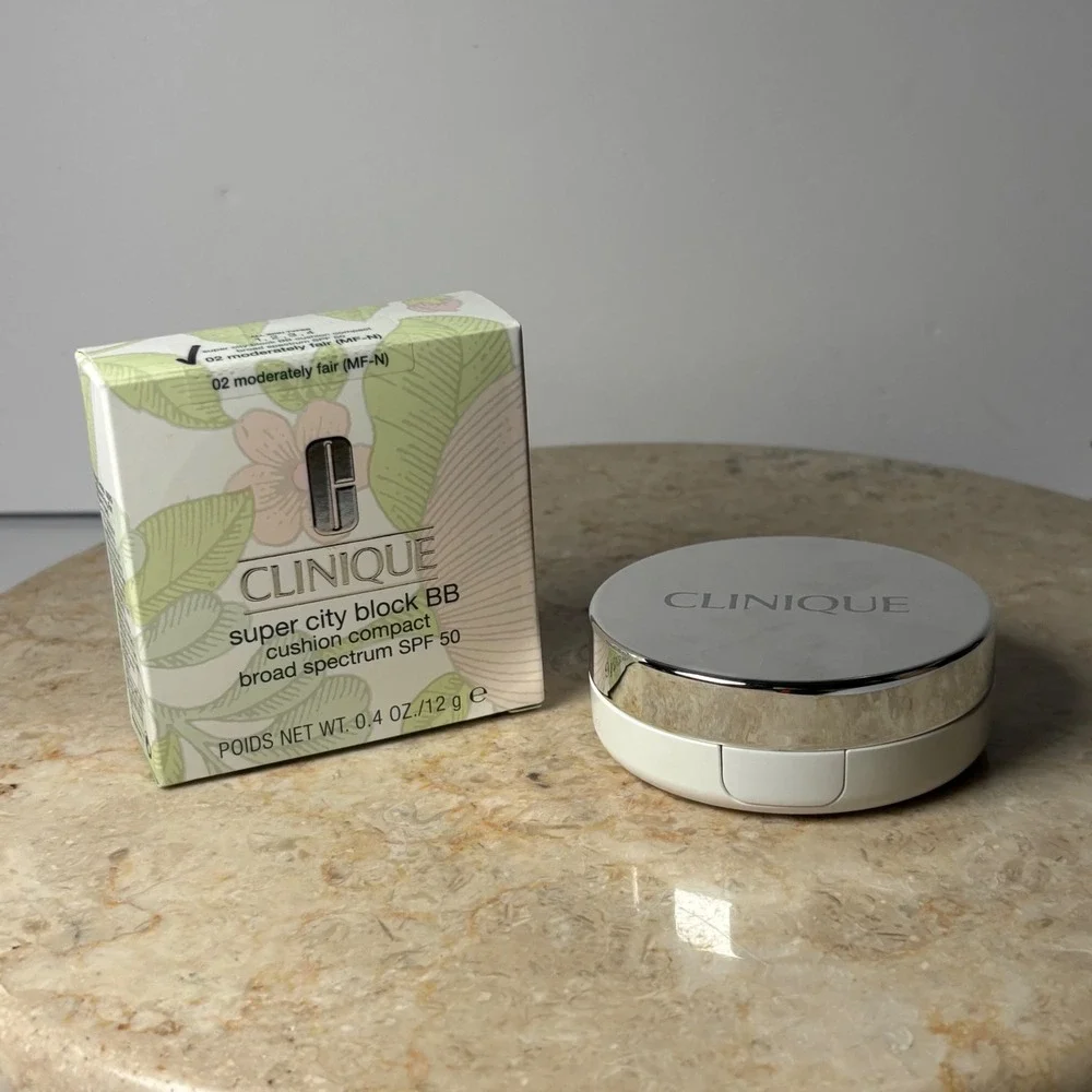 Clinique Super City Block BB Cushion Compact 02 Moderately‎ Fair